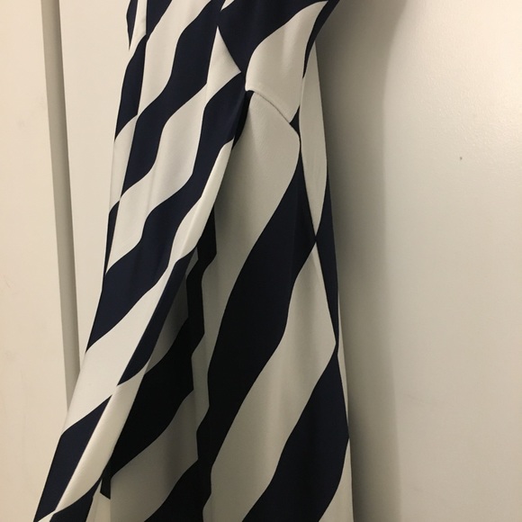 Banana Republic asymmetrical white/navy slip dress - Picture 4 of 7